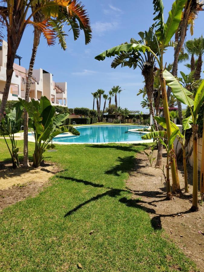BAJO en PRIMERA LÍNEA de VERA-PLAYA con piscina privada! Exterior foto